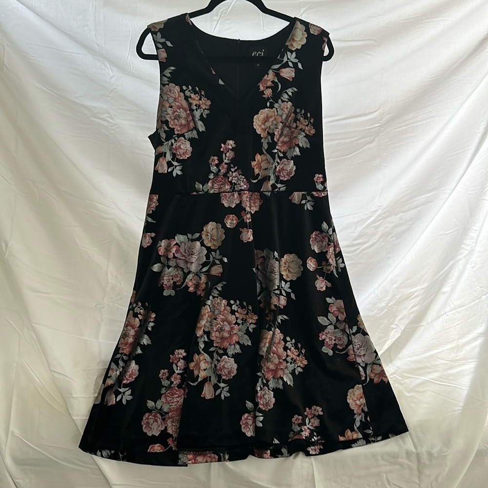 Velvet floral cocktail dress - size 14